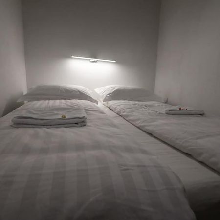 Pest-Port Private Apartment Room-6 Budapest Eksteriør bilde